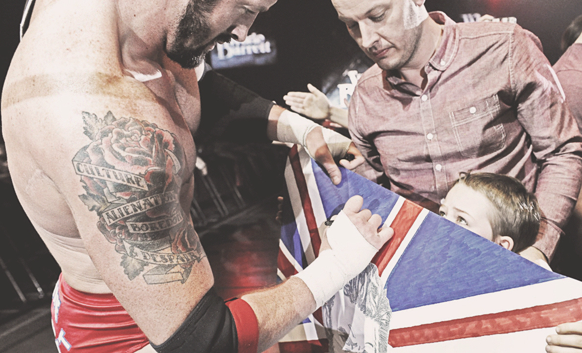 wweass:  A little peek at Wade’s ass. ;)