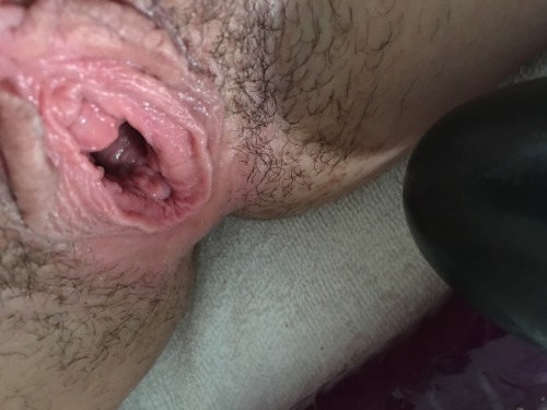 lovetofillmypussyup:  Super Bowl….Super Horny!  Loving this hairy look, especially how it is spilling past your pussy and ass onto your thighs. Nice used gape too.