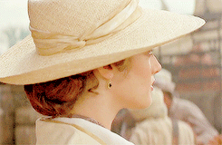 houselannister:  Evelyn: Look, I… I may not be an explorer, or an adventurer, or