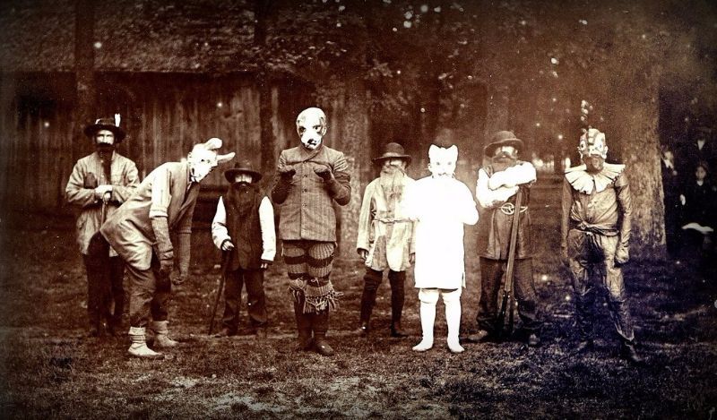 vintageeveryday: A collection of 26 nightmarish vintage Halloween photos from the