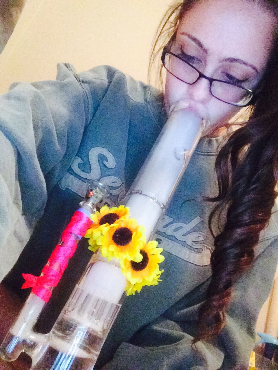eu-phoriax:  little girls with big bongs &gt;