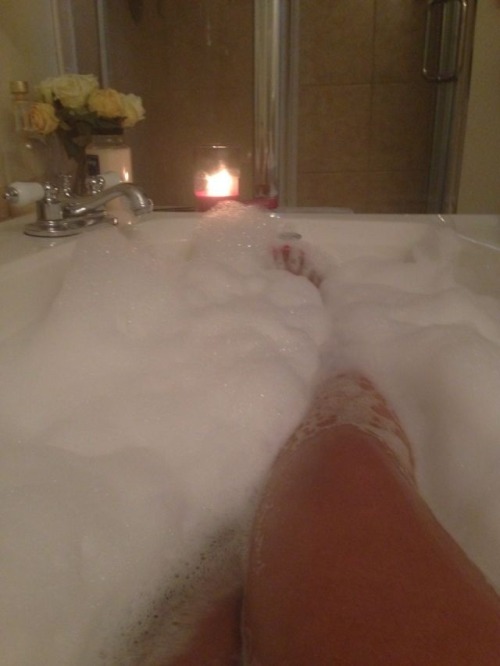 notsohiddendesires:  sh7774:  Sometimes you have to let it all go and just do you.  :)  You just HAD to put a cake in there too huh? Cake is my weakness… & cute boys. Lol.