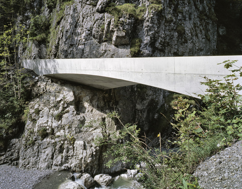 let-s-build-a-home:  marte marte architekten curve and twist Schanerloch bridge 