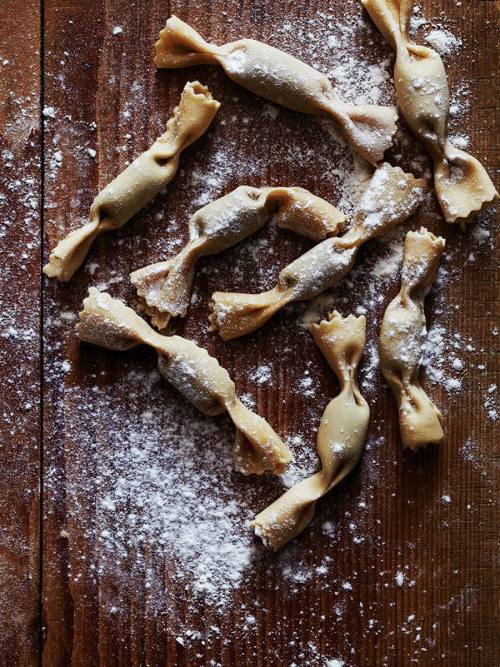 Nutella Caramelle published in Sweet Paul Magazine Fall 2013 Yields about 30 Serves 8-10            