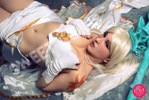 league-of-legends-sexy-girls:  · Kasscabel as Janna from League of Legends ·https://www.facebook.com/pages/Sweet-Coins/ 