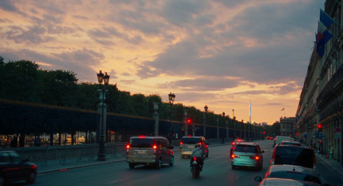 365filmsbyauroranocte:    Midnight in Paris (Woody Allen, 2011): Paris’ exteriors 