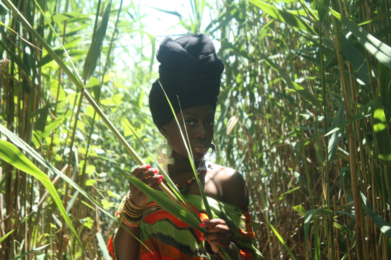 heroineheroine:  visualsofageneration:  Bag Lady Pack Light  YOU ARE EVERYTHING AND