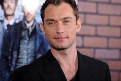 hotfamousmen:  Jude Law