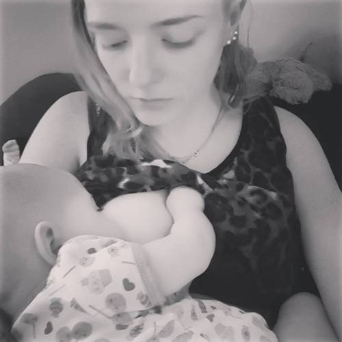 cherenobul:It breaks my heart to not be able to go longer with #breastfeeding #lorelei, but my hyper