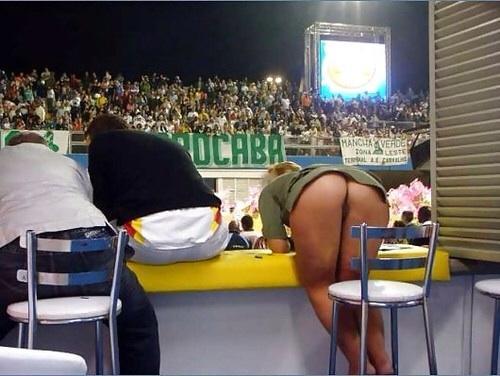 labiaexposed:  pics of women eating creampie @ LabiaCream.tumblr 