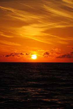 0ce4n-g0d:  Sunrise In Kaashi Dhoo Kandu by Mohamed Malik on Flickr. 