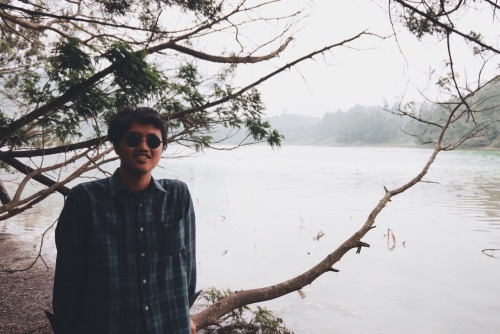 Walau Kau Disini Tak Peduli, Tentang Perasaan Ini Ketika Kau Terjatuh Pastikan Nafasku Menyelamatkanmu.