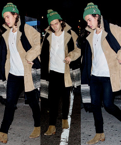 direct-news:  Harry out in NYC - 21/12/14 