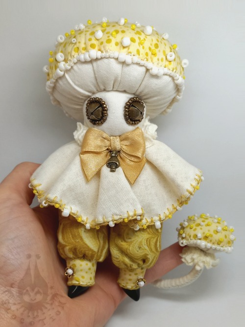 slocotion:HONEYCOMB & CINNAMON5.5′’ inch posable mushroom sprite art dolls, going up in my new s