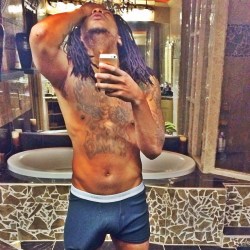 lamarworld:  Rapper Cashout has a BIG dick.