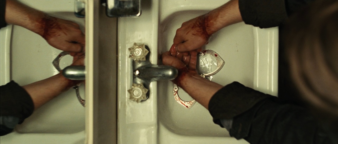 raysofcinema:  NO COUNTRY FOR OLD MEN (2007)Directed by Joel and Ethan CoenCinematography