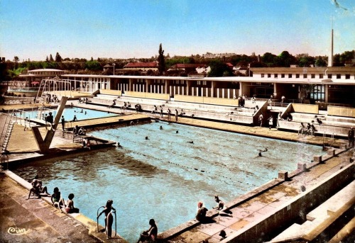 retromodernisme:Centre Nautique de Mâcon, Saône-et-Loire.