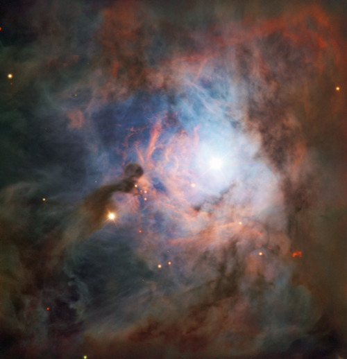 space-pics:The European Southern Observatory (ESO) just released an absolutely beautiful photo taken