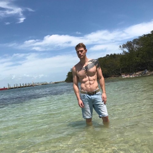 boyzoo:  Allen Clippinger