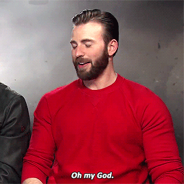 margots-robbie:Chris Evans meets Mini Thor