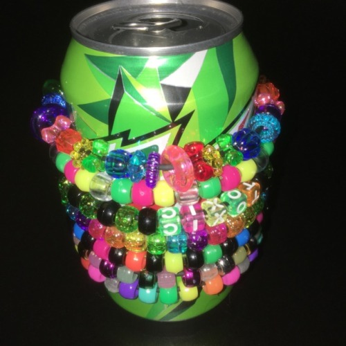 xxleaf3on-luci3nxx: Just use ur cans as a Kandi holder