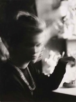 lauramcphee:  Portrait de femme, c1960 (Jean Dieuzaide/dit Yan) 