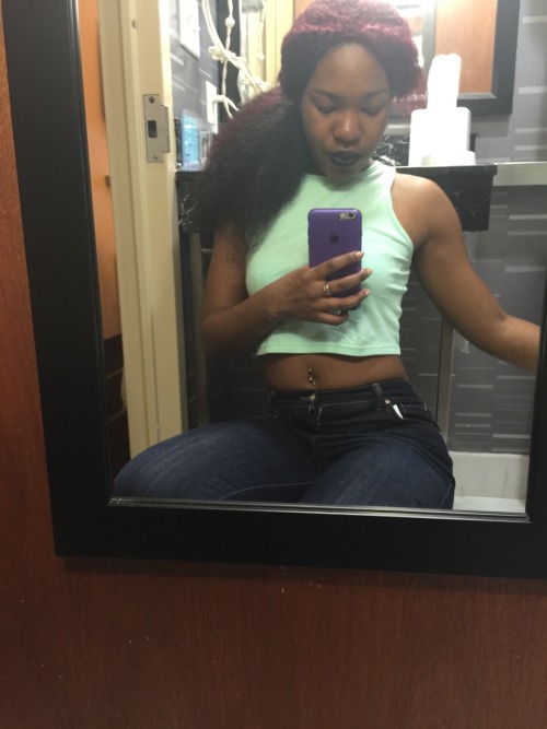 thecherrywinehouse:  Yea yea yea