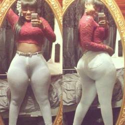 pearhub:  #curvy #wide hips #booty #tight