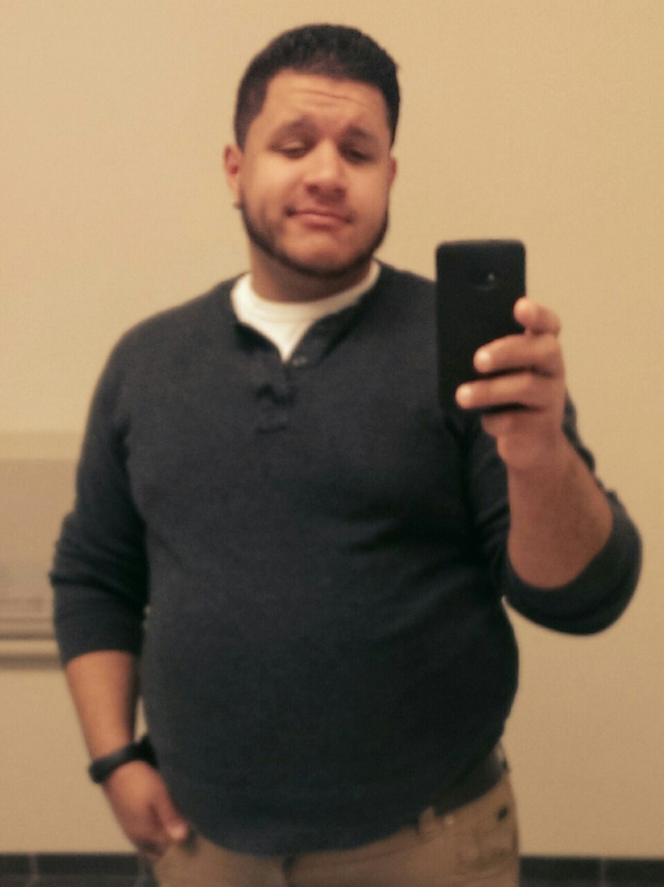 caramelrain2014:Chilly today, so no button up shirts. But this one has buttons and