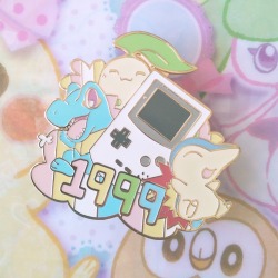 sugarstitchplush:  Finally after 4 years, I’ve gotten my stuff out of storage~! One of the things I was most looking forward to getting back is this Pokebox pin~🌱💧🔥 It’s so funny, I bought it during the height of my rockabilly stage, purely