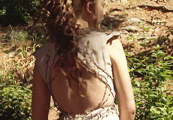 albinwonderland:  onamissiontocivilize:  electrodaggers:  littlesati:  Margaery Tyrell’s wedding dress (x)  From the “Just so we’re clear, I don’t love you, in fact I hate you” collection.  this dress screams HANDS OFF, ASSHOLE and I love it