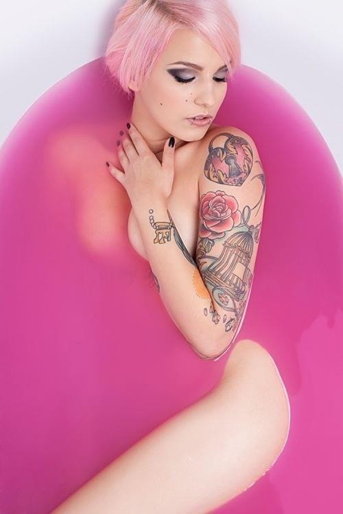 Tattoo'd ladies&metal