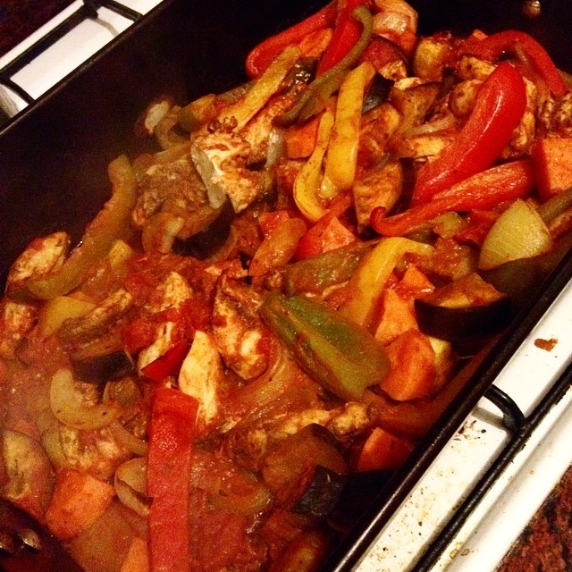 I’m my fathers daughter and the concept of cooking for one is foreign to me #allthefood #noms #homemade #happy #eatingright