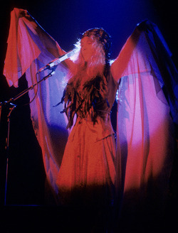 crystalline-:   Rumours Tour, 1978.  HQ copy: {x} 