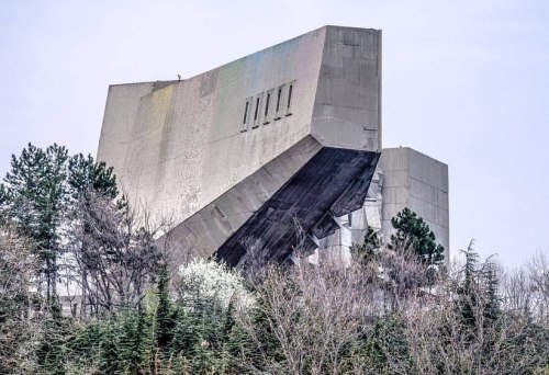 Park-Monument to the Soviet Army/Bulgarian: Парк-паметник на съветската армия,( also know as the Par