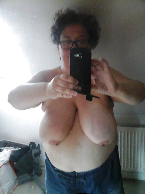 wingedrunawaycollector: mature-sexy-date:  Trade pics with Tanya! Check her profile!  Schöner großer