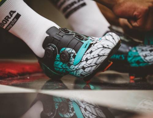 thismachinekillscobbles:New kicks for Sagan