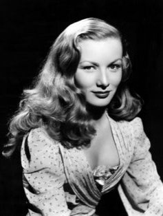 the-fisher-queen:  The amazing Veronica Lake and her beautiful hair. ca. 1940s