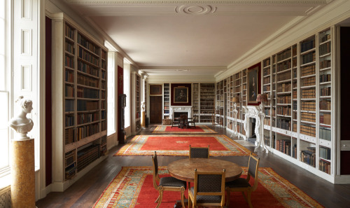 holdhard:The library at St Giles House