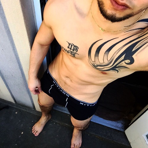 melbourneasianboy:  Life is short :D