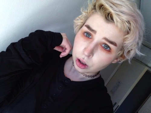 realmv:  Hey guys! on this here #TDOV I wanted to show you pictures from last year and then put pictures of this year below them. It’s funny, before last year I was like a literal no body on tumblr which we all know too well, but it can feel like you