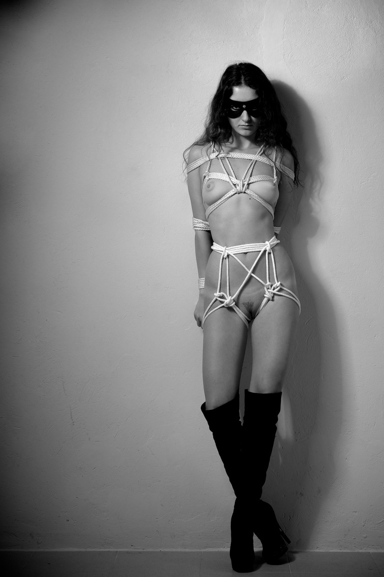 darkangelsbride:  Photo by Yuri Bazhan