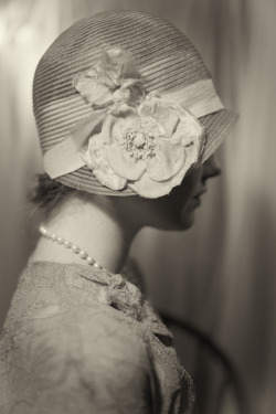 virtualclutter:  1920s cloche hat I love