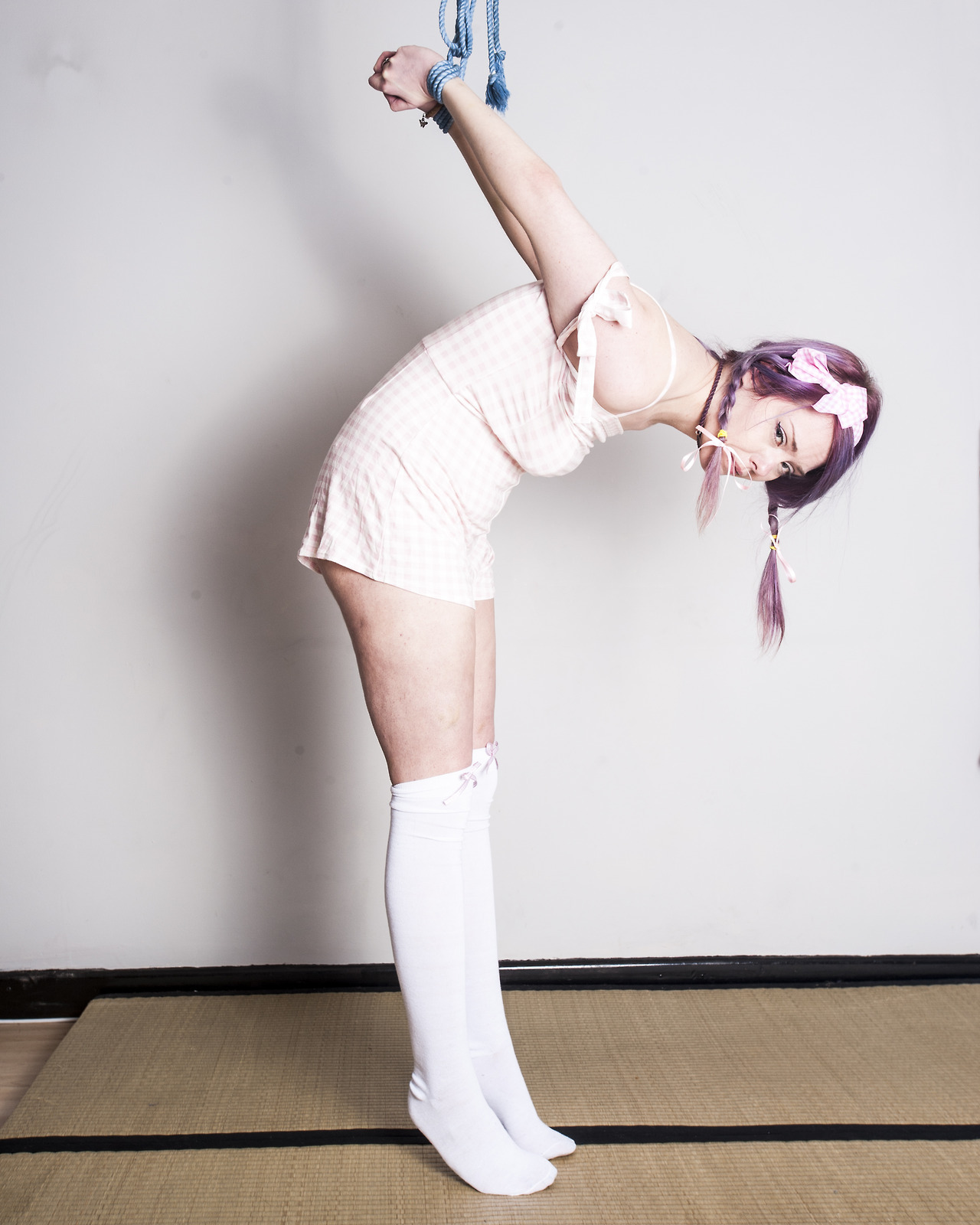mastermhatter: @skysometimes tied up in blue cotton rope  