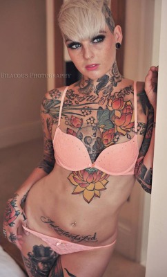 toohotinkedgirls:  Source:Sexy Inked Girlstoohotinkedgirls