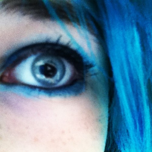 #bluehair #blue #blueeye #blueeyes #makeup #eyeliner #black #eyeshadow #blueeyeshadow #eyebrow #pale