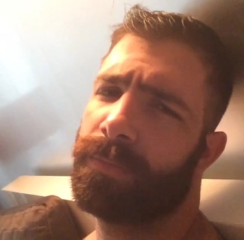 scruffyjizzmonkey:  beardburnme: | The glory that is jcryan_