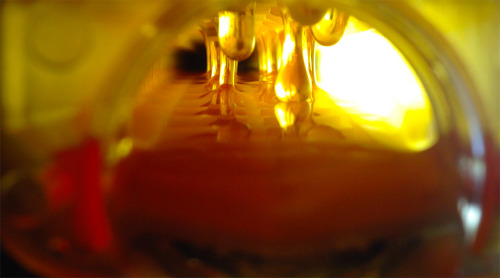 kedreeva:officialabortionist:itscolossal:WATCH: Honey on Tap: A New Beehive that Automatically 