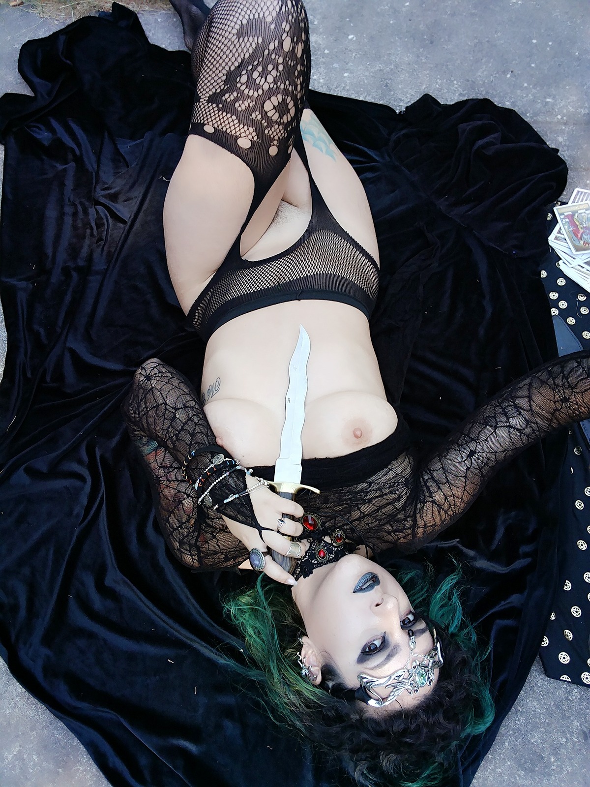 amyfantasy:  I am the fairest witch in the west 🎃  Started working on my content