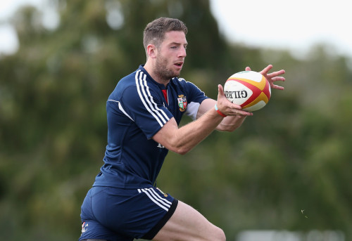 Lions’ Pride! Alex Cuthbert Gets Ready To Maul Some Reds! Nice Arse, Baby!
